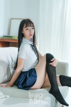 偷看保守娇妻被别人征服